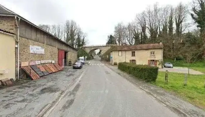 Maux Materiaux   Tout Faire Street View Et 360deg - Châlus